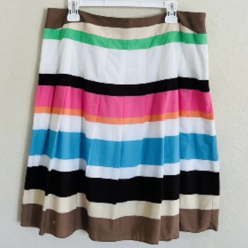 Talbots White Pink Blue Striped Pleated
A line petite skirt size 16‎